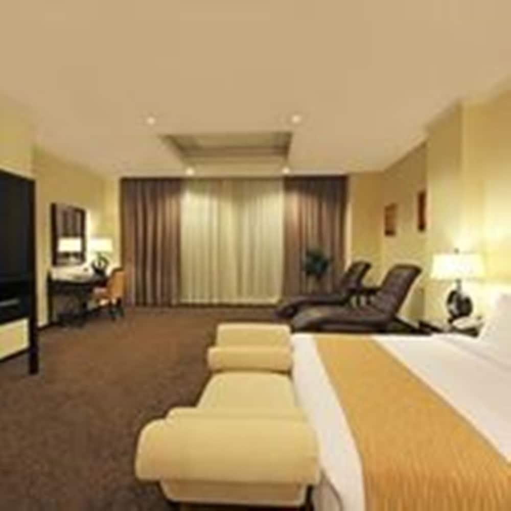 Harmoni One Convention Hotel And Service Apartments Batam Exteriér fotografie