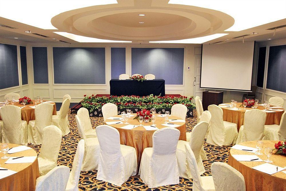 Harmoni One Convention Hotel And Service Apartments Batam Exteriér fotografie