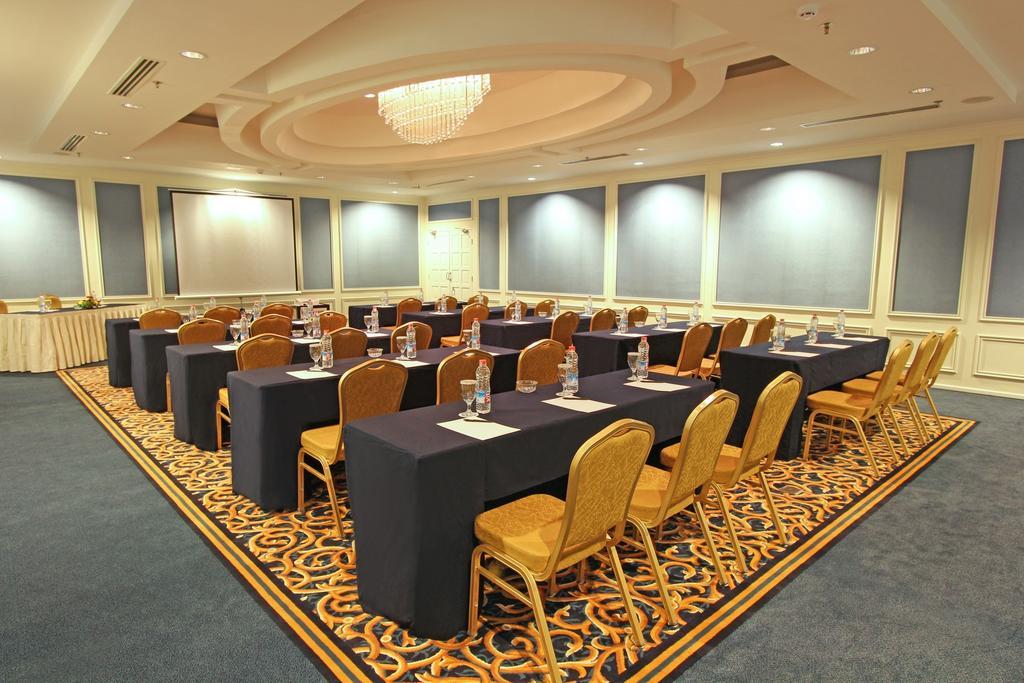 Harmoni One Convention Hotel And Service Apartments Batam Exteriér fotografie