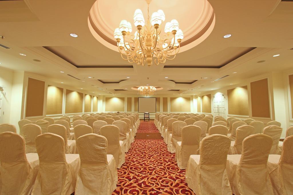 Harmoni One Convention Hotel And Service Apartments Batam Exteriér fotografie