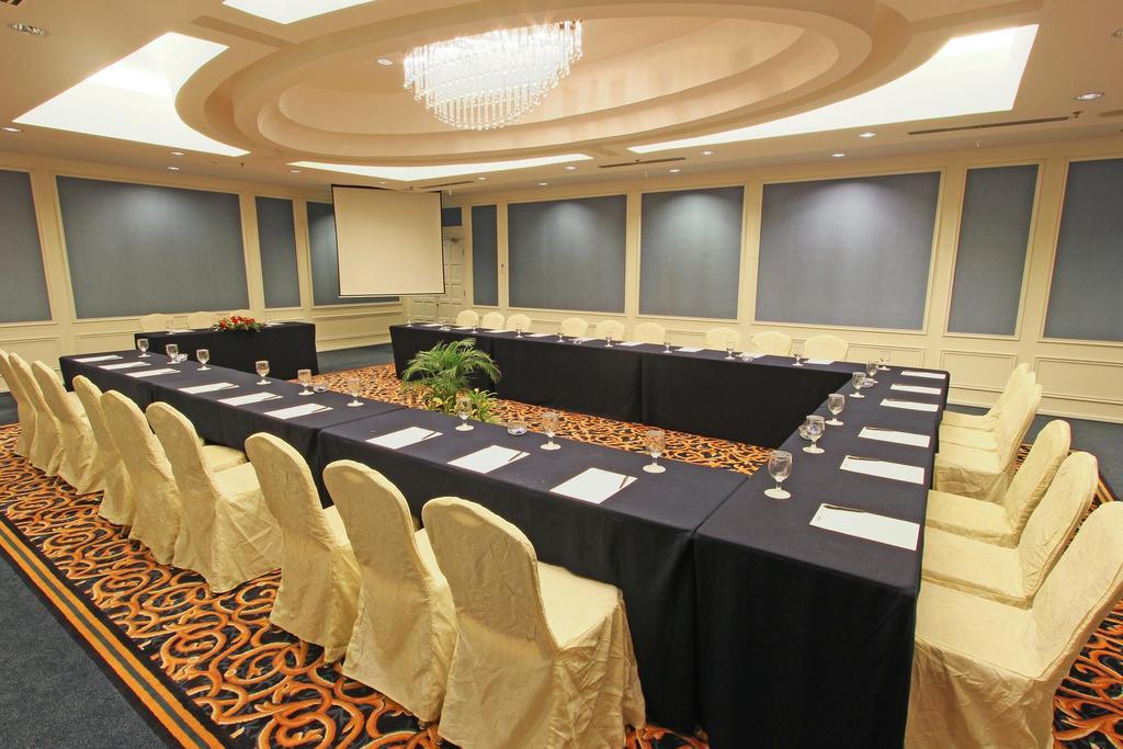 Harmoni One Convention Hotel And Service Apartments Batam Exteriér fotografie