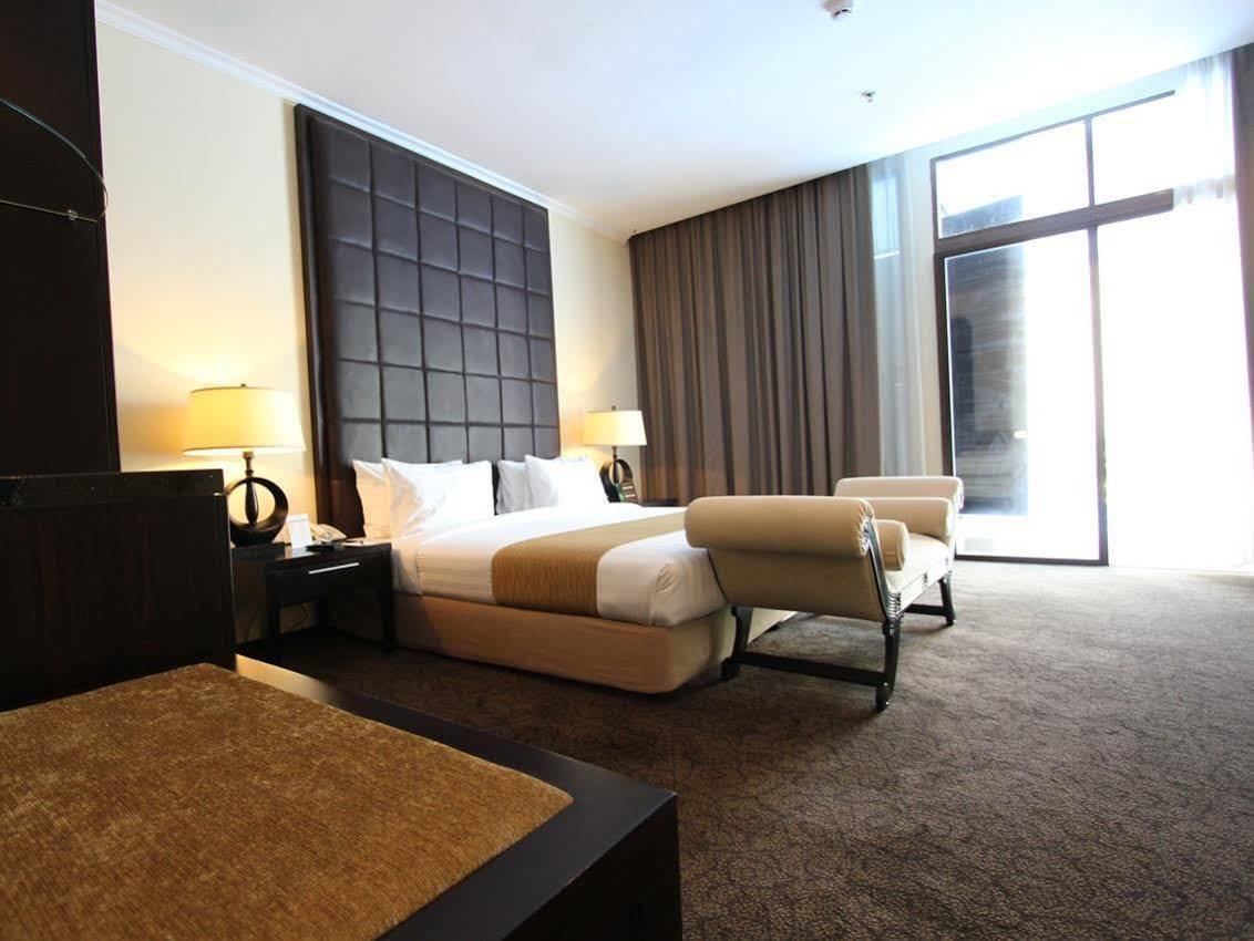 Harmoni One Convention Hotel And Service Apartments Batam Exteriér fotografie