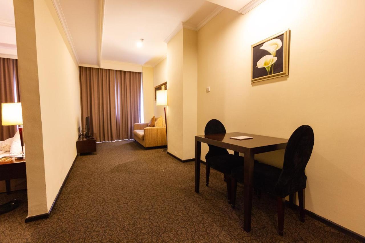 Harmoni One Convention Hotel And Service Apartments Batam Exteriér fotografie